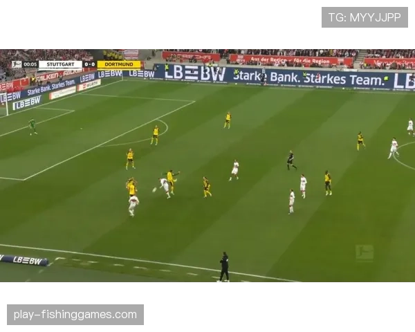 多特蒙德客场2-0击败斯图加特,反超对手升至德甲第四 多特蒙德客场2-0击败斯图加特,反超对手升至德甲第四